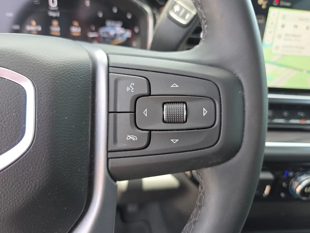 Used 2025 Summit White GMC SLT image 34