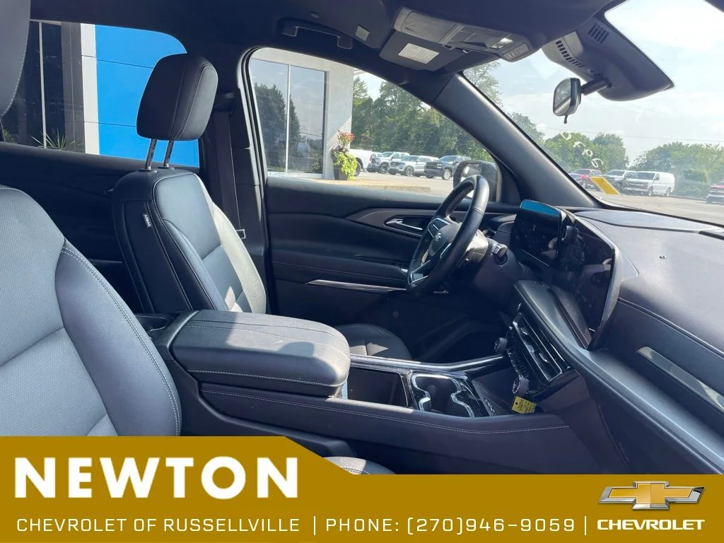 Used 2025 Black Metallic Chevrolet LT image 8