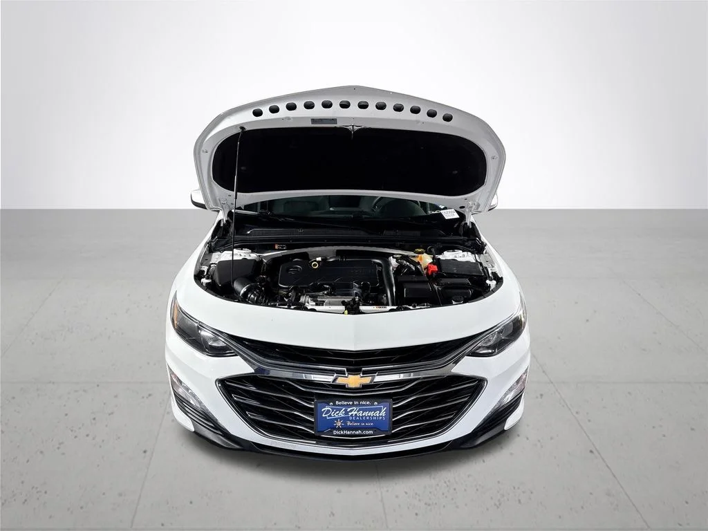 Used 2022 White Chevrolet LT image 21