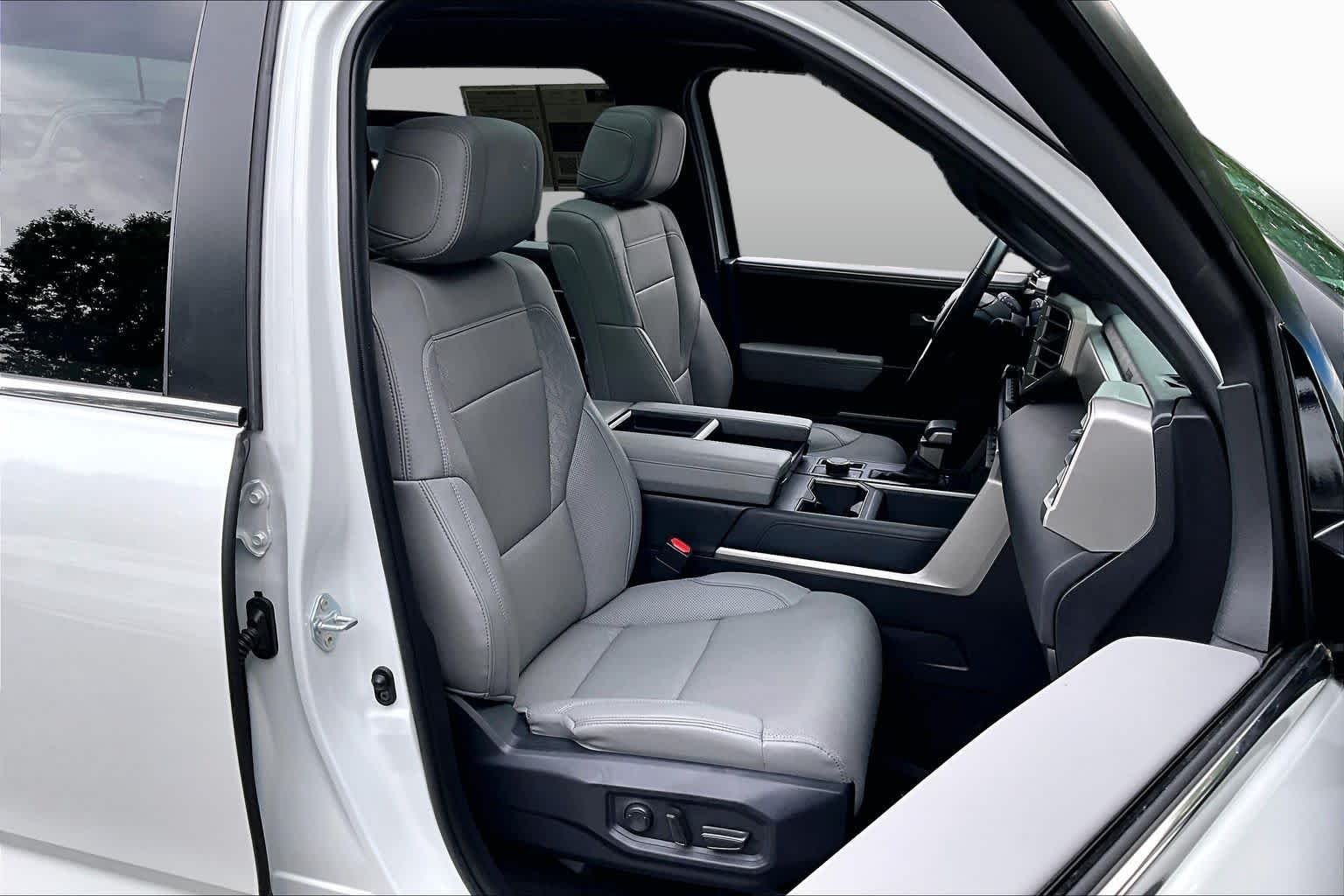 Used 2025 Wind Chill Pearl Toyota Limited image 8