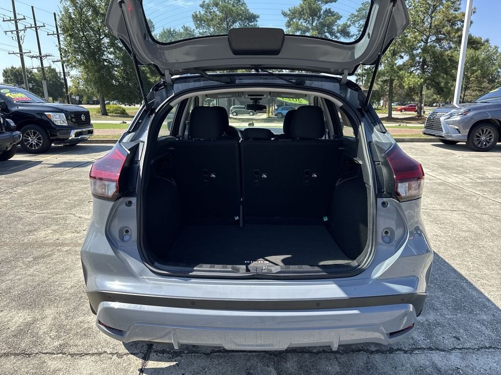 Used 2023 Gray Nissan SV image 20