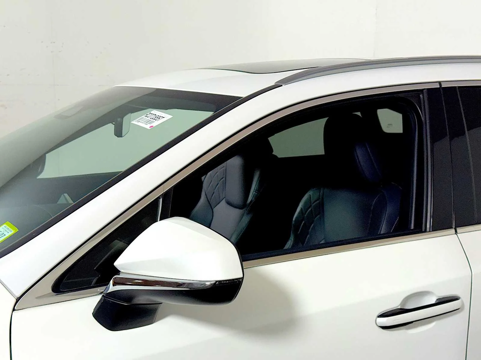 Used 2024 Eminent White Pearl Lexus Premium image 28
