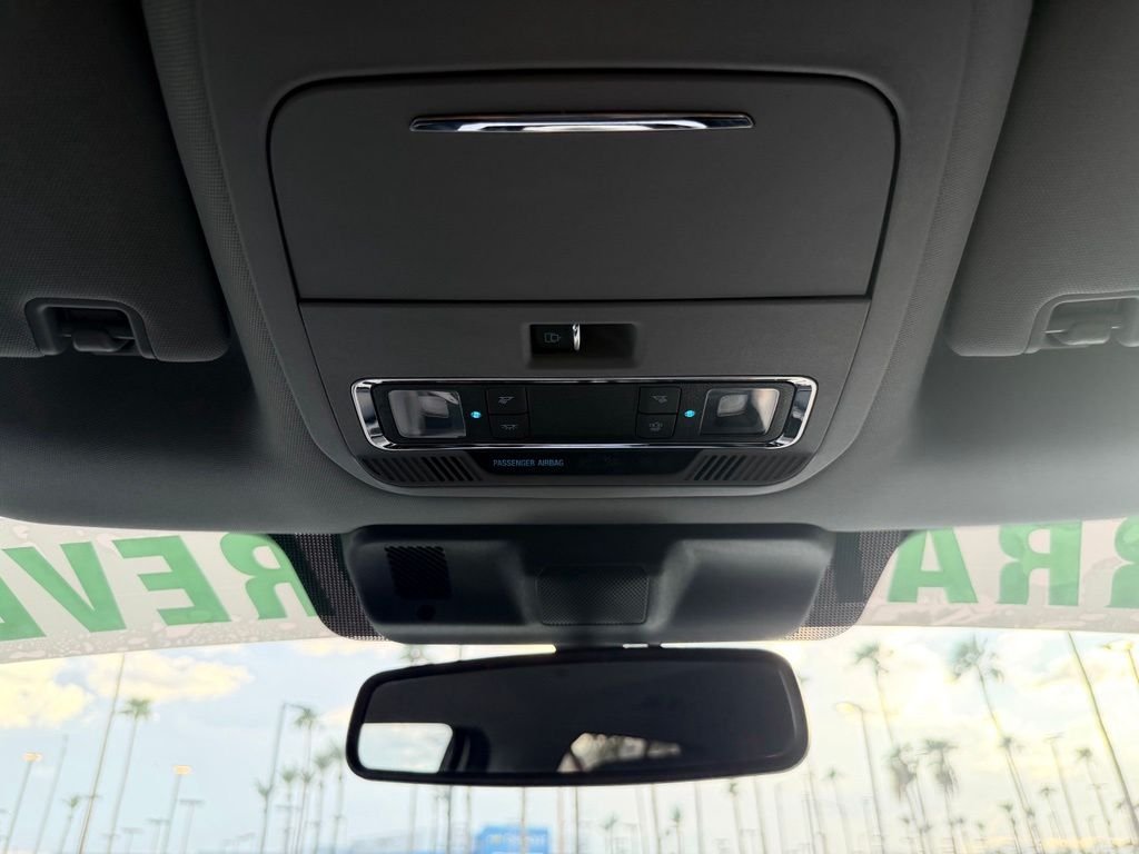 Used 2022 White Ford Lariat image 12