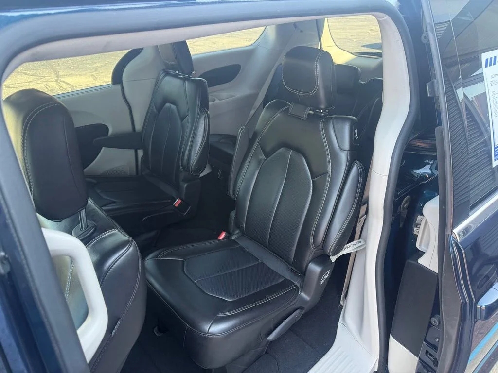 Used 2023 Blue Chrysler Touring L image 10