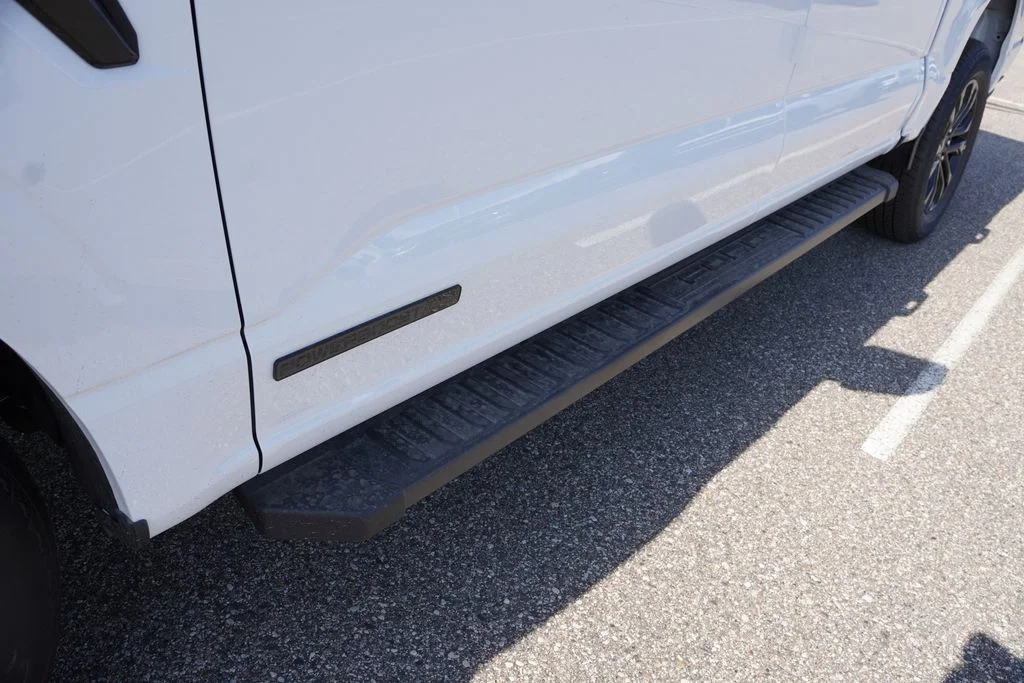 New 2026 Oxford White Ford Lariat image 10