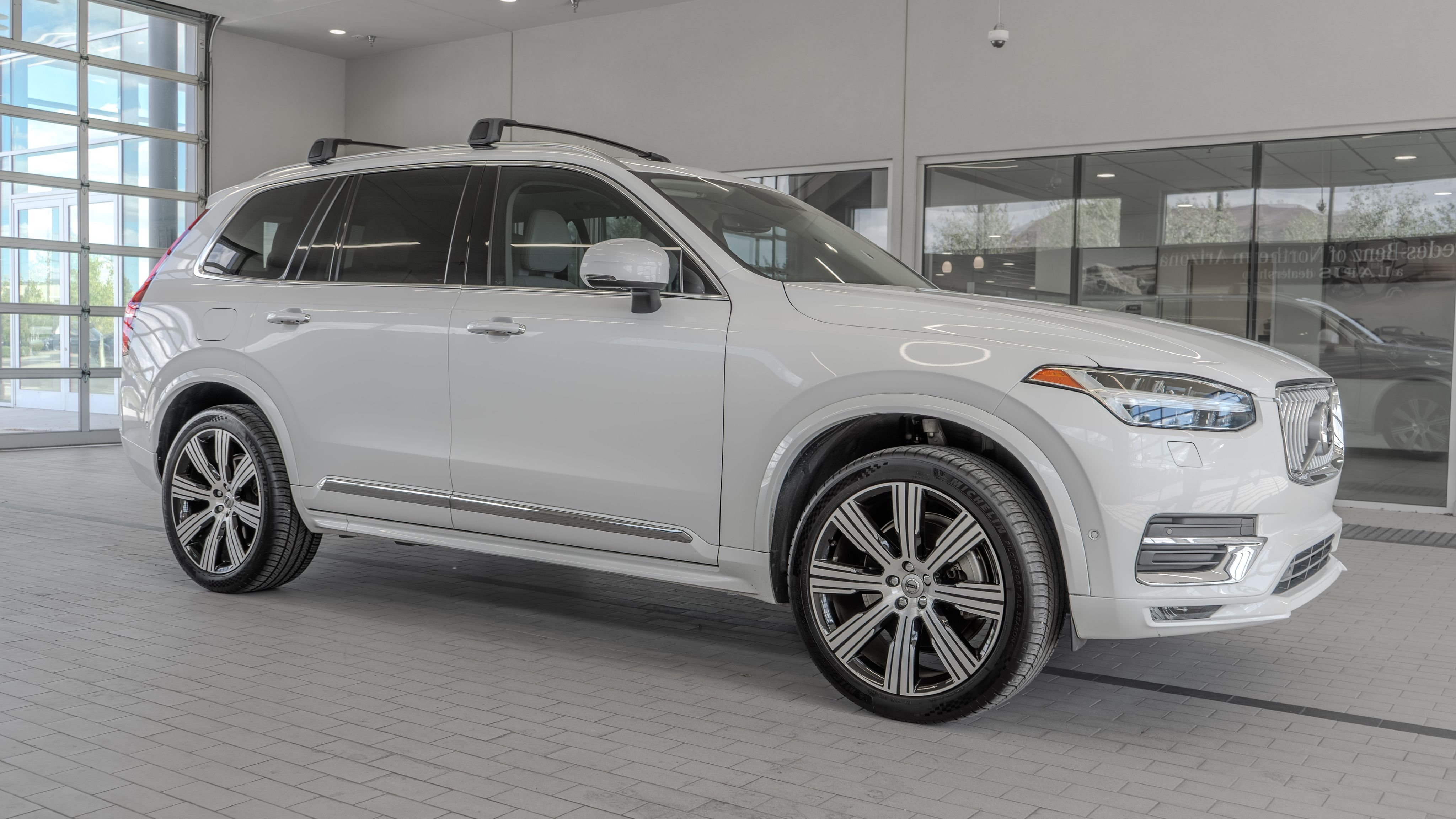 Used 2022 Crystal White Volvo T6 Inscription image 12