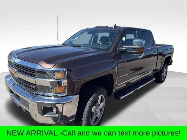 2016 Chevrolet Silverado HD LTZ 4WD Crew Cab Standard Box's photo
