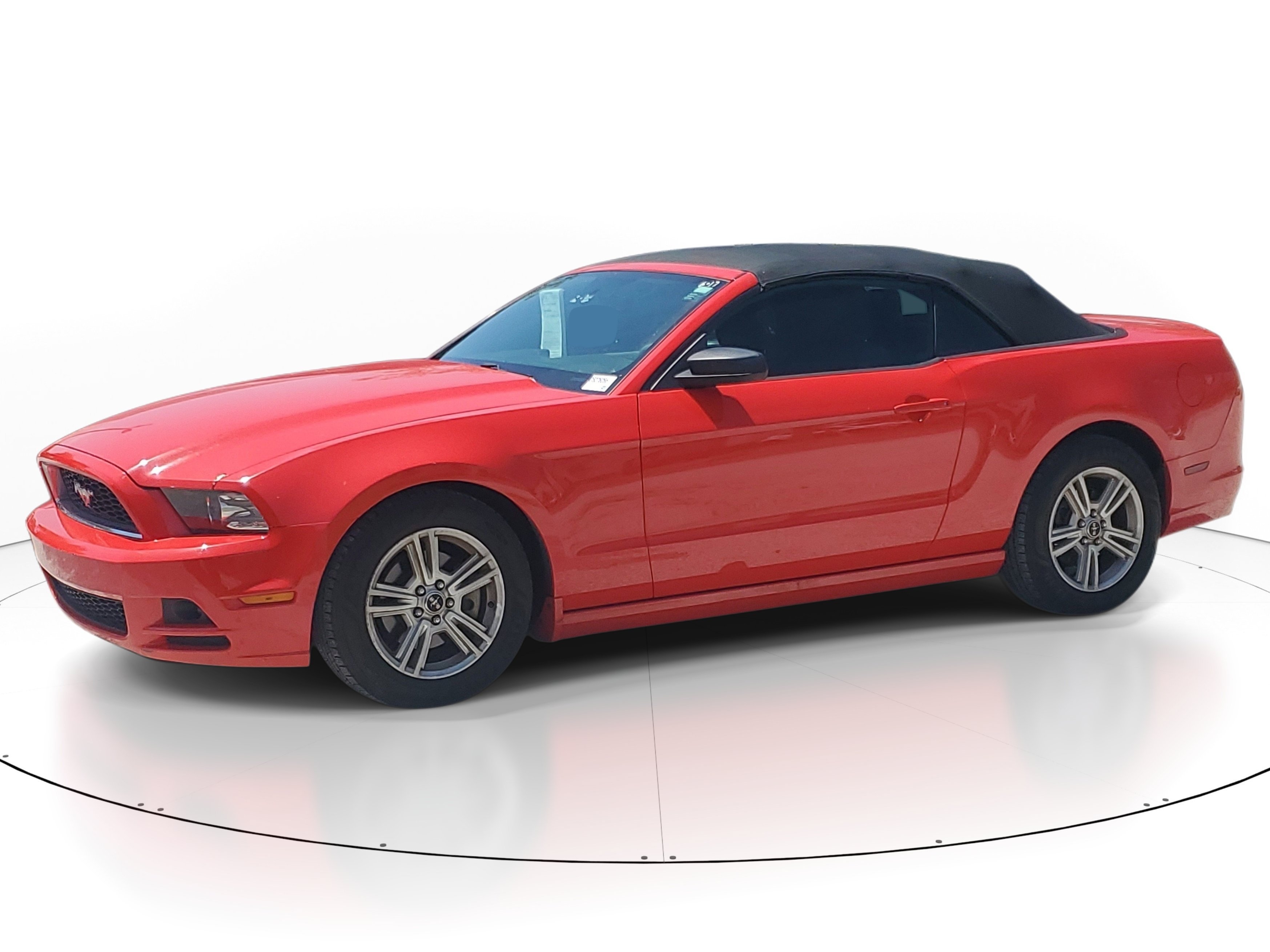 Used 2013 Red Ford V6 image 3
