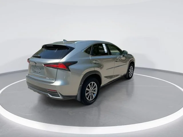 Used 2018 Silver Lexus 300h image 8