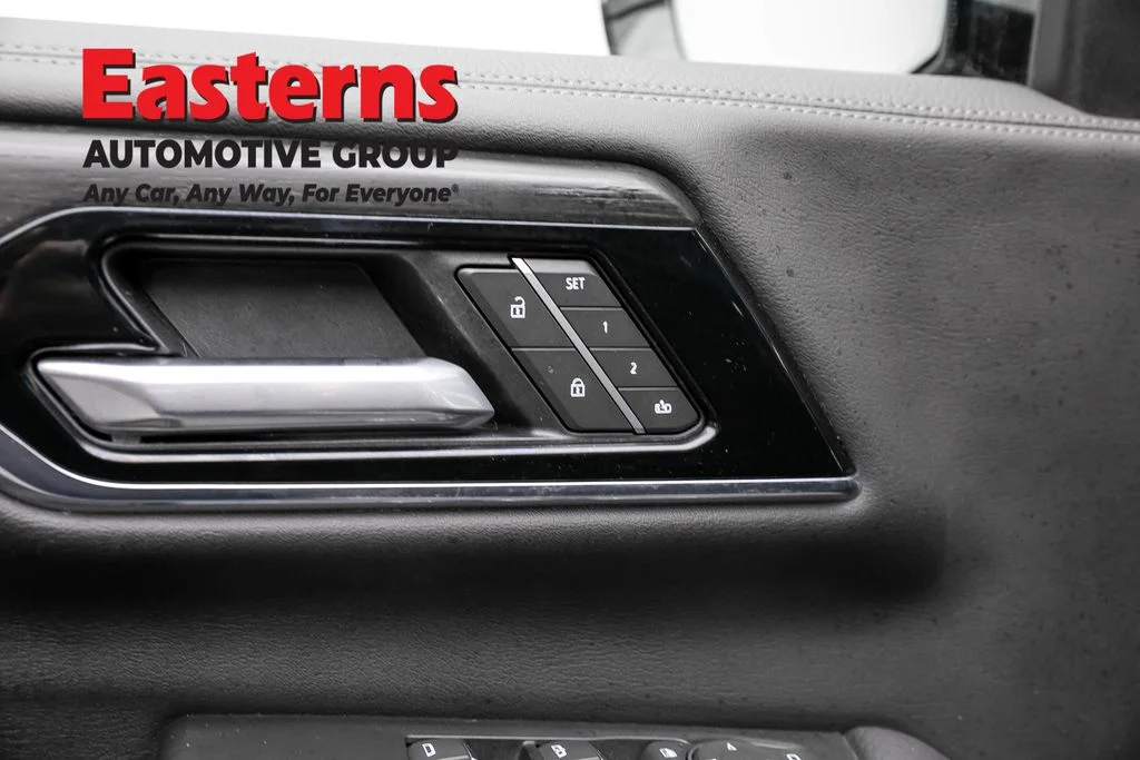 Used 2025 Silver GMC Denali image 25