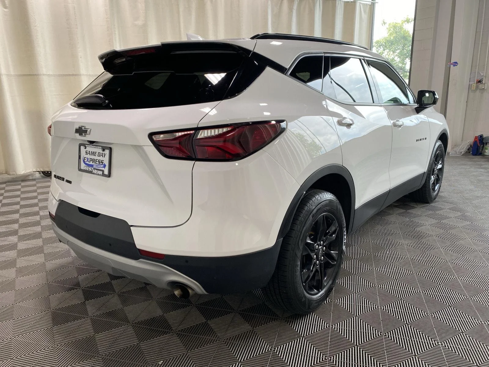 Used 2021 Summit White Chevrolet LT image 7