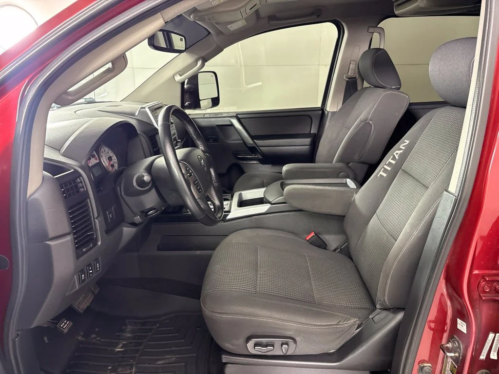 Used 2013 Red Nissan PRO-4X image 28