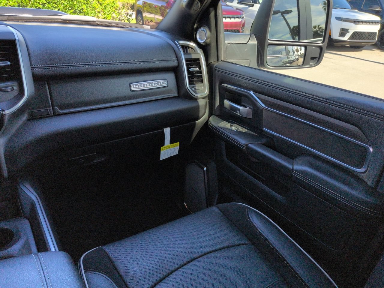 Certified Used 2025 Crystal Metallic Ram Laramie image 16