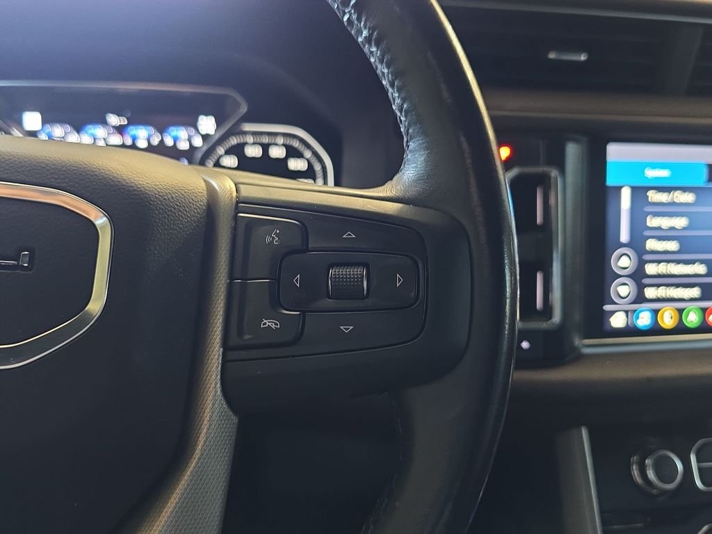 Used 2021 White GMC Denali image 21