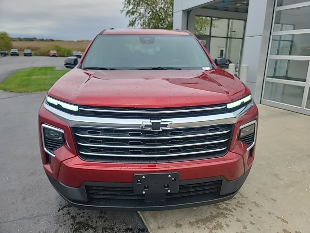 2026 Chevrolet Traverse photo 2