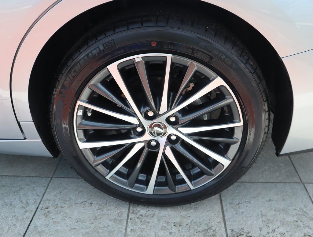 2025 Lexus ES 350 - Photo 10