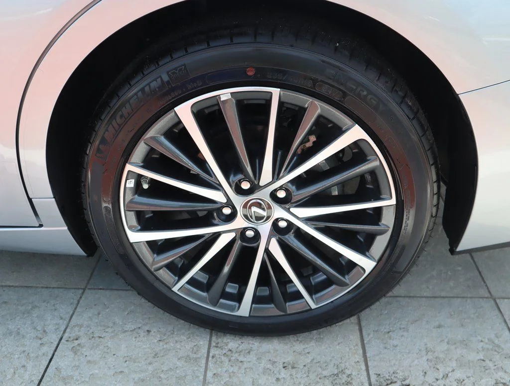 Used 2025 Silver Lexus 350 image 10