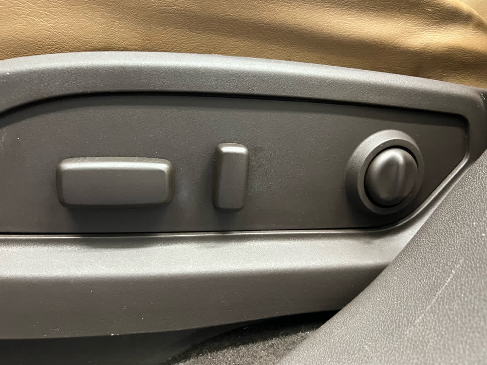 Used 2014 Mocha Bronze Metallic Buick Leather image 6