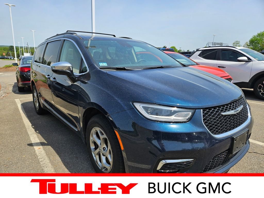 2023 Chrysler Pacifica Limited AWD's photo