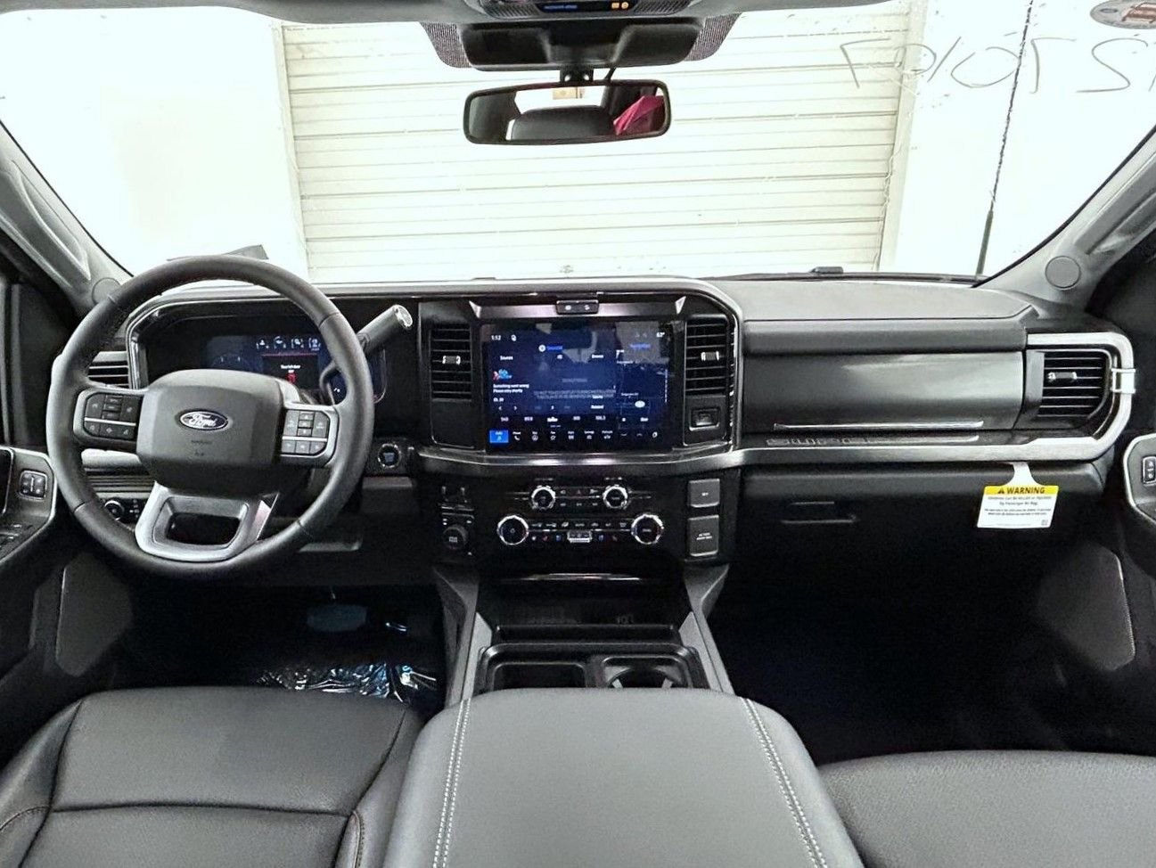 New 2027 Oxford White Ford Lariat image 13