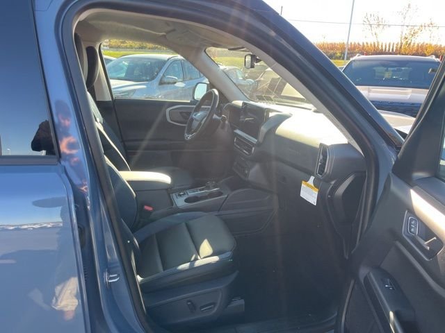 New 2025 Azure Gray Metallic Tri-Coat Ford Outer Banks image 18