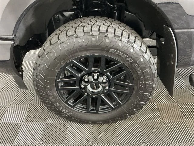 Used 2019 Agate Black Metallic Ford Lariat image 31