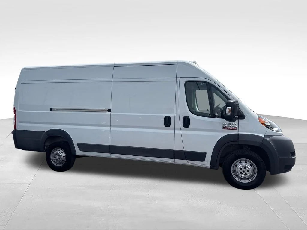 Used 2016 White Ram High Roof image 2