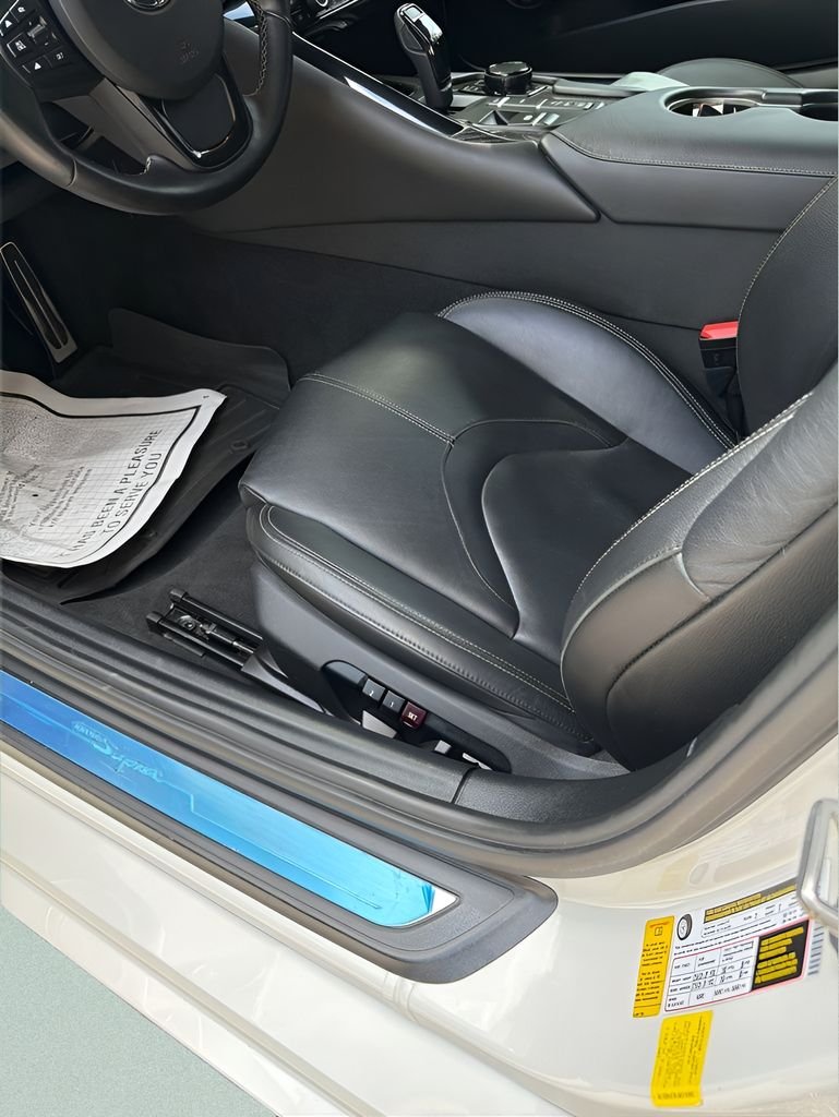 Used 2020  Toyota 3.0 image 3