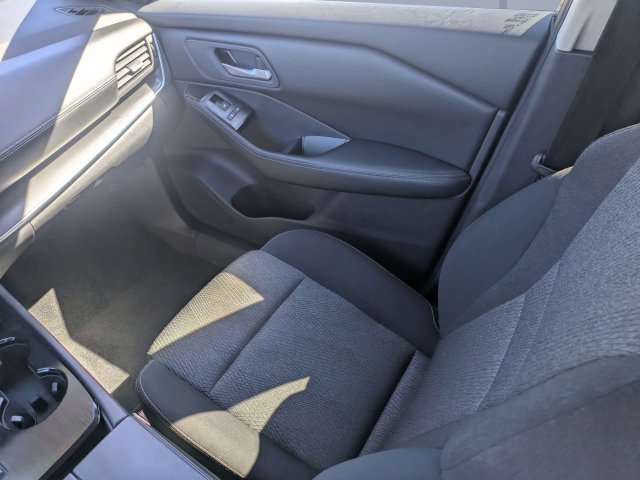 Used 2025 Blue Nissan SV image 18