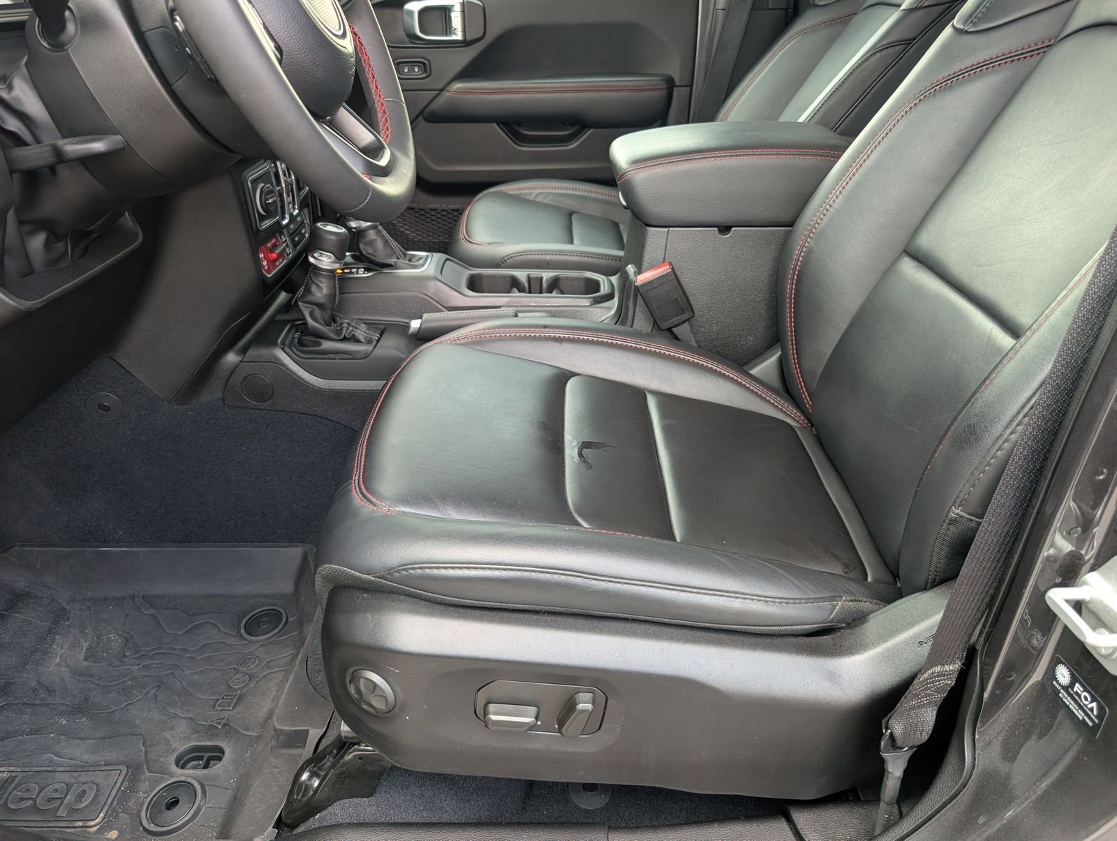 Used 2024 Crystal Metallic Jeep Rubicon image 14