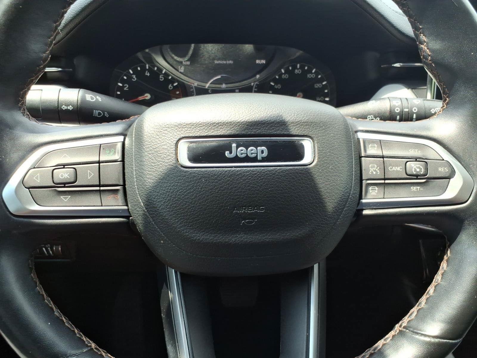 Used 2022 Diamond Black Crystal Pearlcoat Jeep Limited image 18