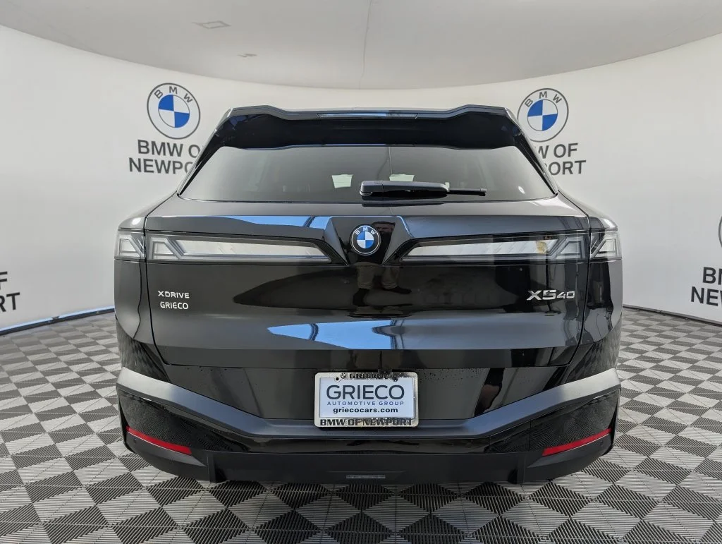 New 2027 Black Sapphire Metallic BMW  image 7