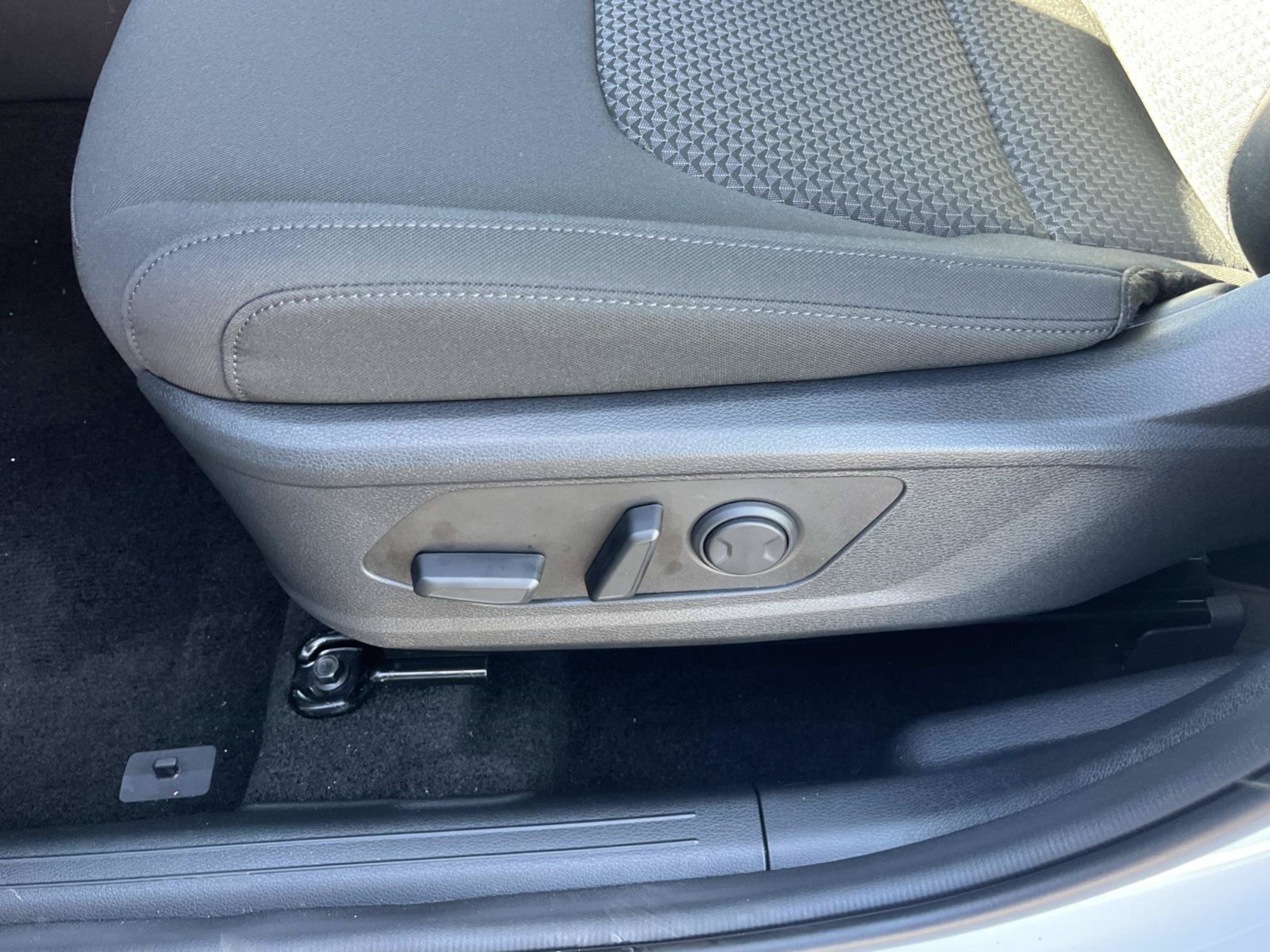 New 2027 Snow White Pearl Kia S image 20