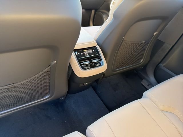 2026 Volvo XC90 Plus - Photo 9