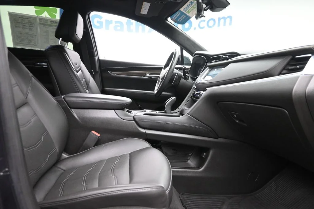 Used 2023 Green Cadillac Sport image 9