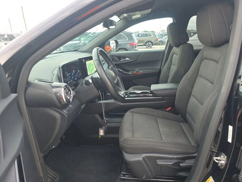 Used 2025 Black Chevrolet LT image 9