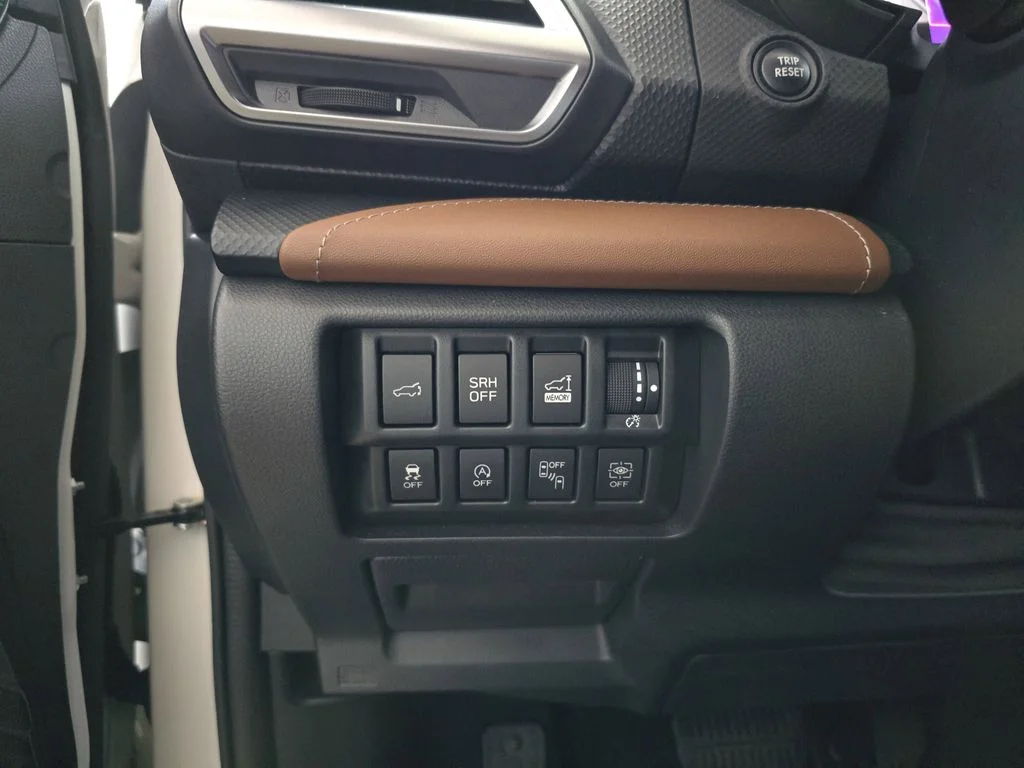 Used 2020 White Subaru Touring image 27