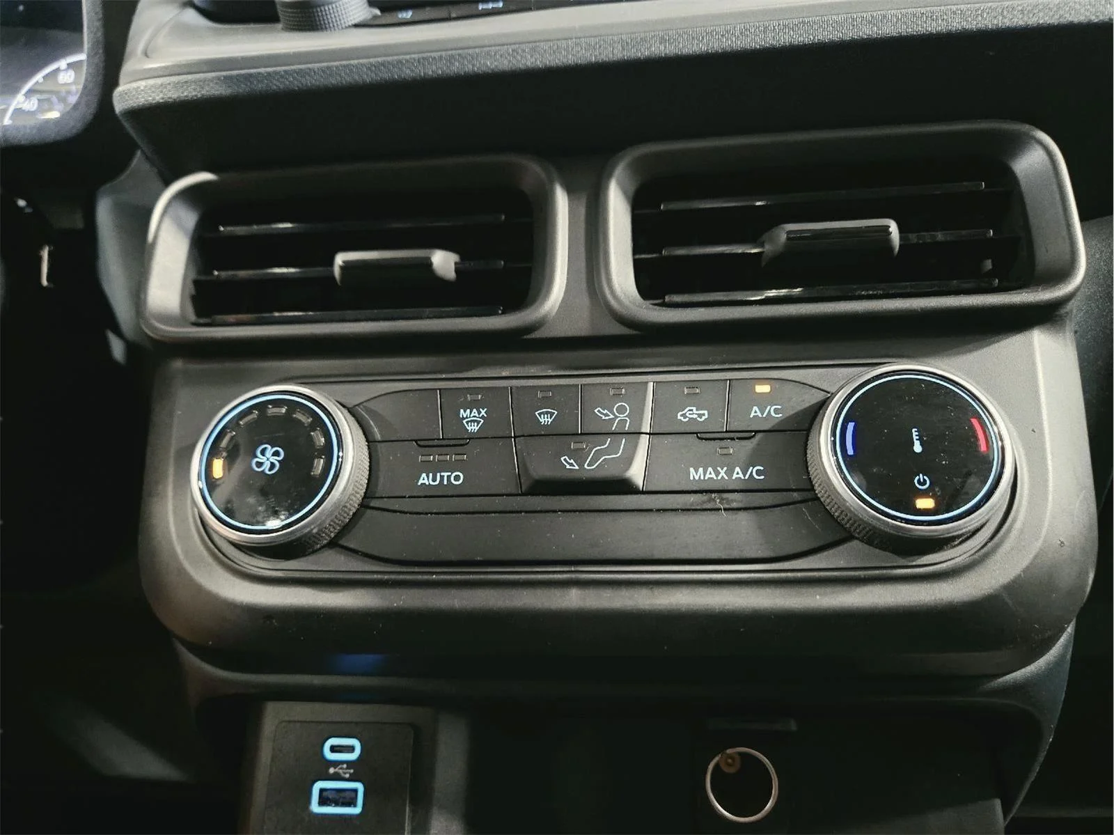 Used 2023 Area 51 Ford XL image 28