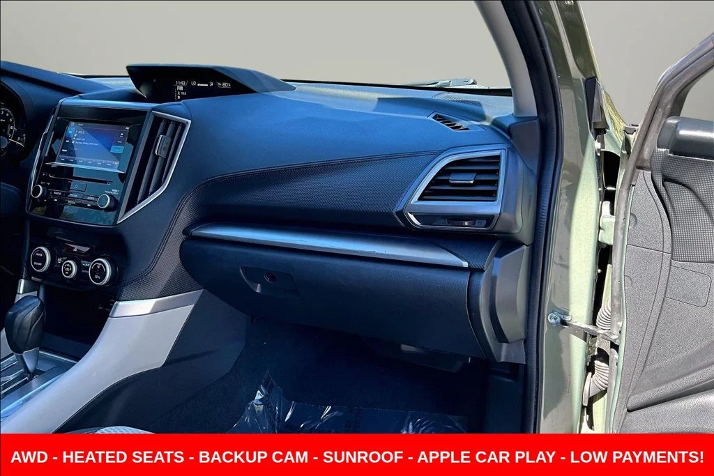 Used 2019 Green Subaru Premium image 31