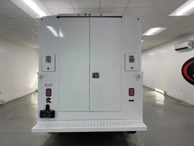 New 2025 Oxford White Ford E-350 SRW image 30