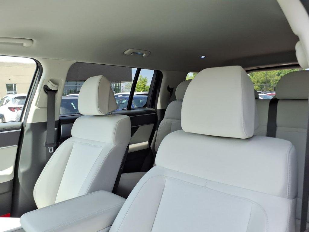 New 2026 White Hyundai SE image 16