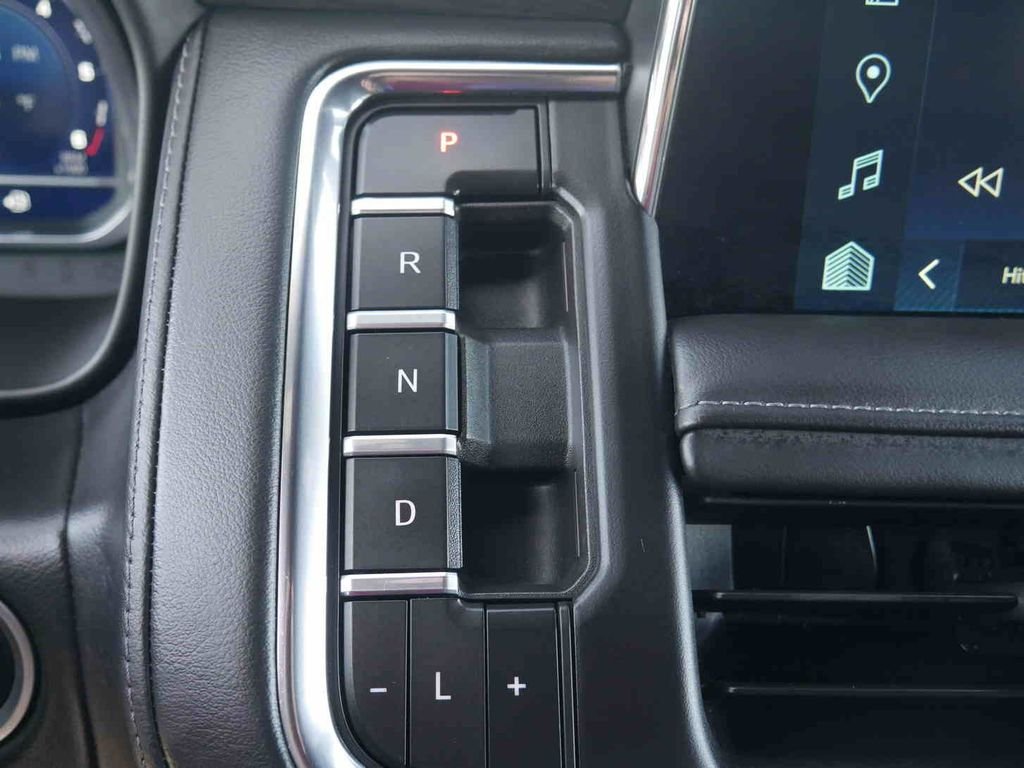 Used 2024 White Chevrolet LT image 33