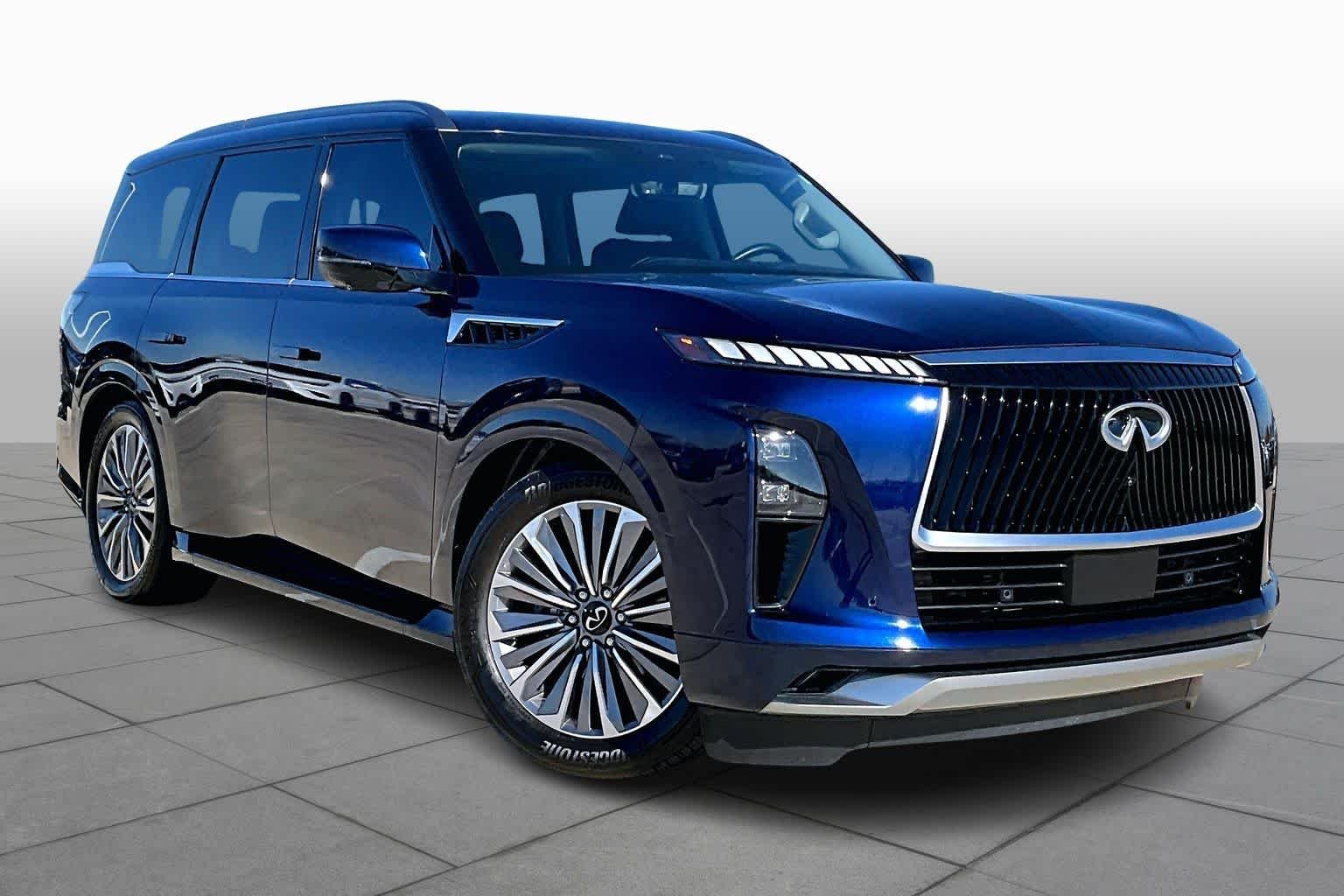 Used 2025 Grand Blue INFINITI LUXE image 4
