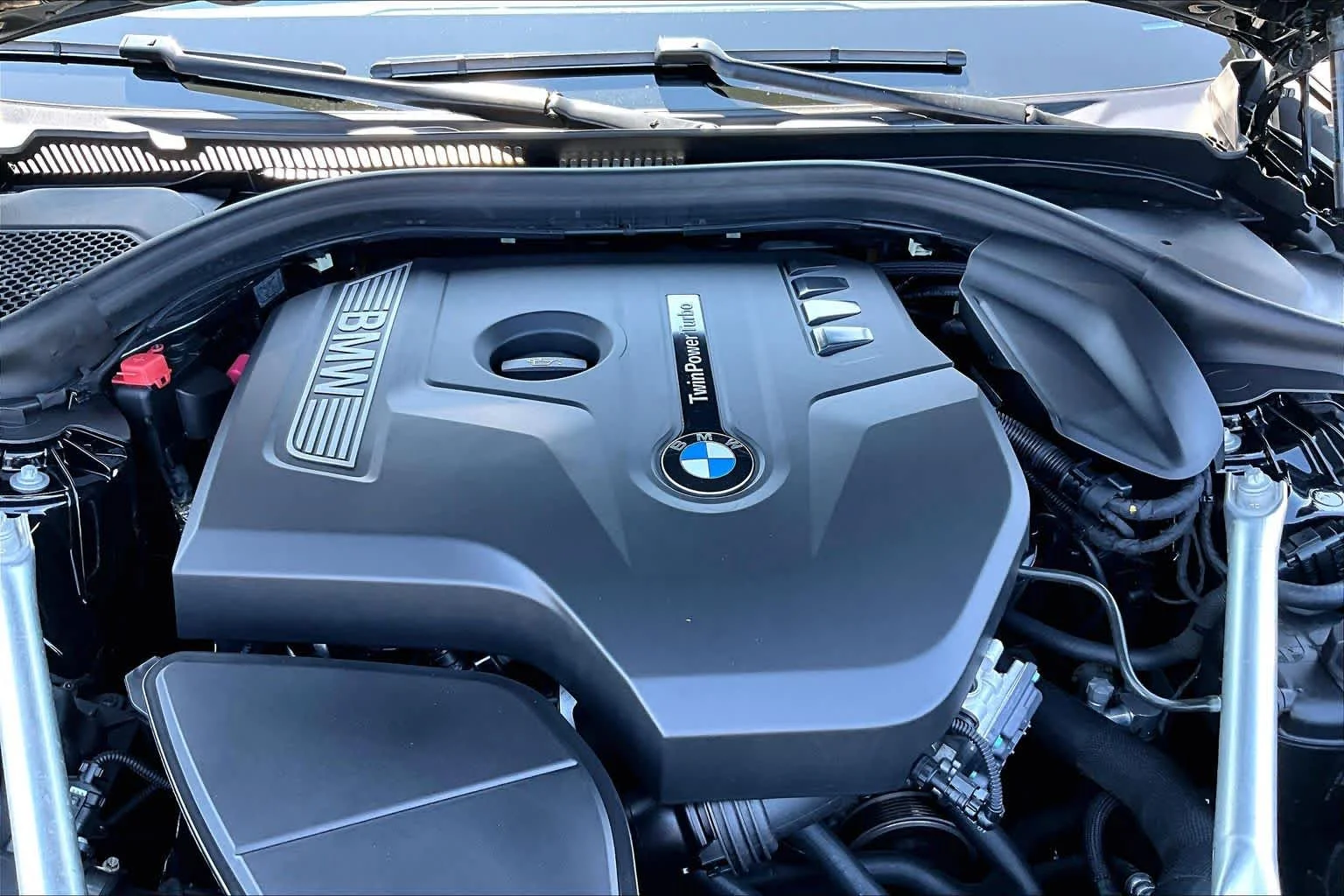Used 2019 Black Sapphire Metallic BMW 530i xDrive image 31