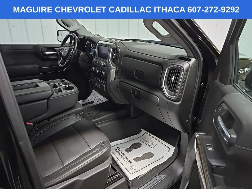 Used 2019 BLACK Chevrolet LT image 17