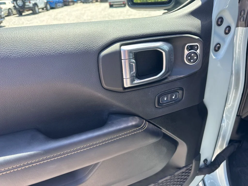 Used 2024 Gray Jeep Sahara image 25