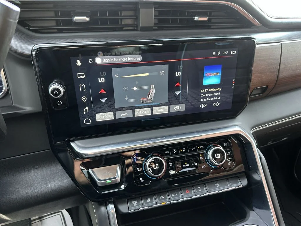 Used 2025 Black GMC Denali Ultimate image 19