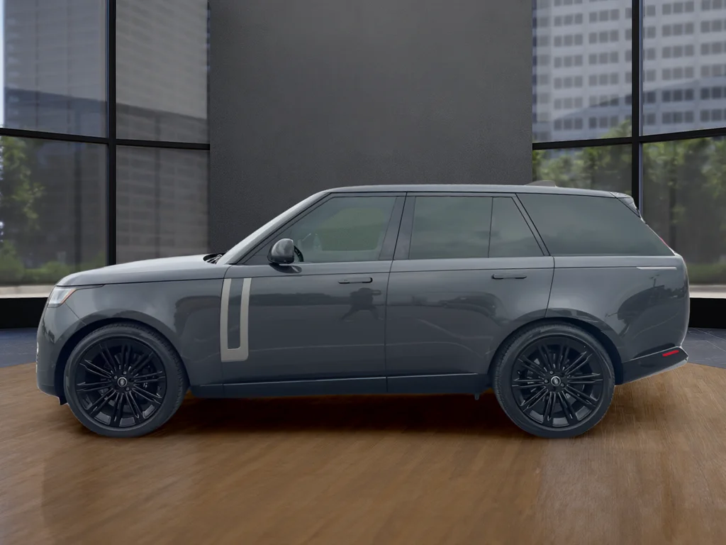 Used 2023  Land Rover SE image 8