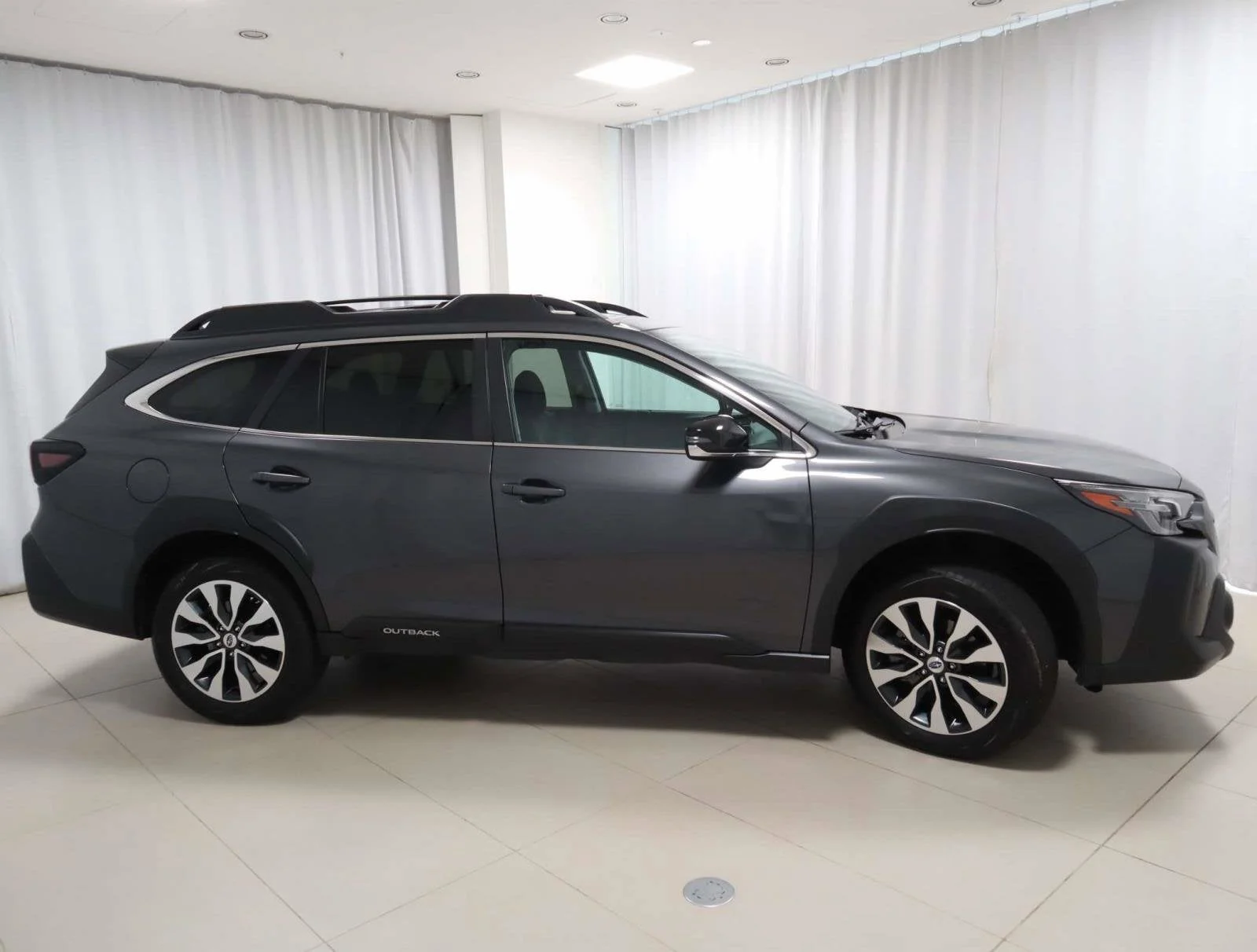 Used 2024 Magnetite Gray Metallic Subaru Limited image 6