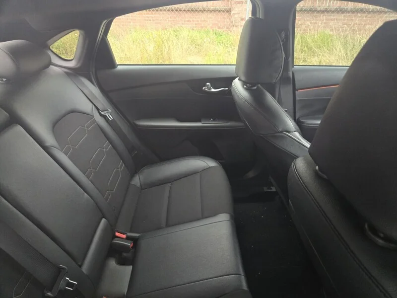 Used 2020 Clear White KIA GT-LINE image 8